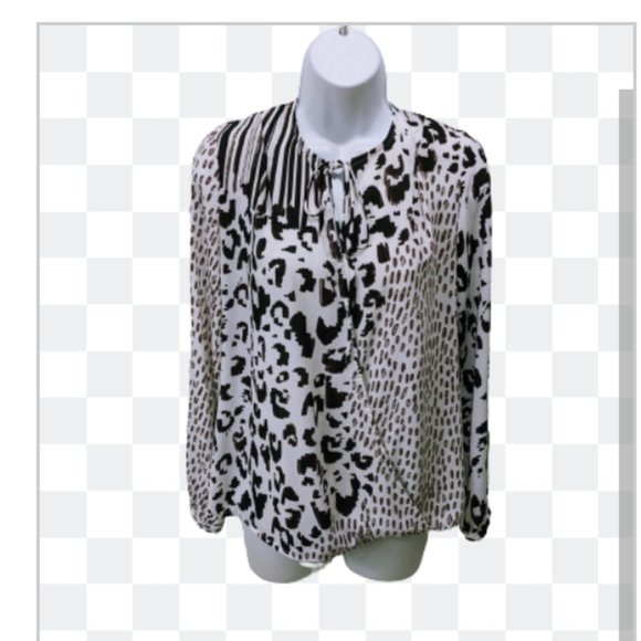 CAbi 570 Animal Skin Print Wrap Top Long Sleeve XS Blouse - Picture 11 of 11
